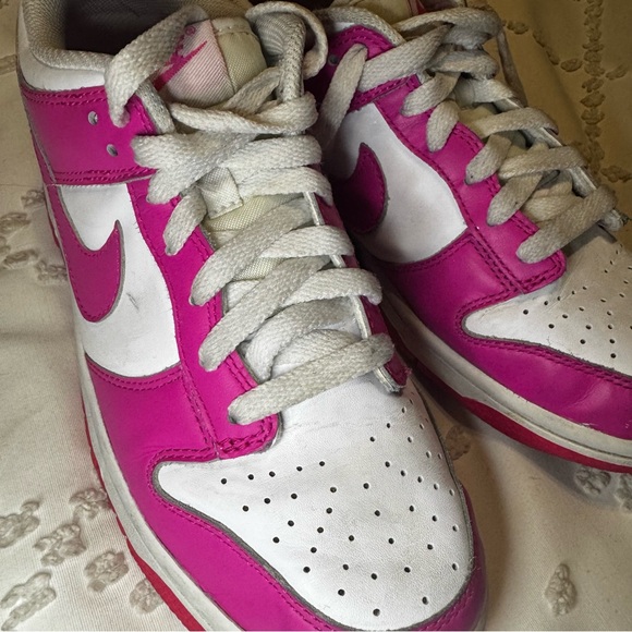 Nike Dunk Low "Laser Fuchsia" sneakers - Picture 8 of 10